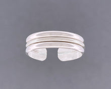 Load image into Gallery viewer, 3 Band Mixed Metal Adjustable Toe Ring - Tribal Waves Silver