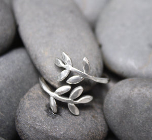 Leaf Wrap Bypass Toe Ring - Tribal Waves Silver